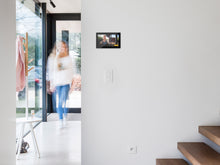 Indlæs billede til gallerivisning Videodørtelefon - sæt, 2-leder, inkl. controllermodul, udendørs videoenhed og indendørs touchskærm